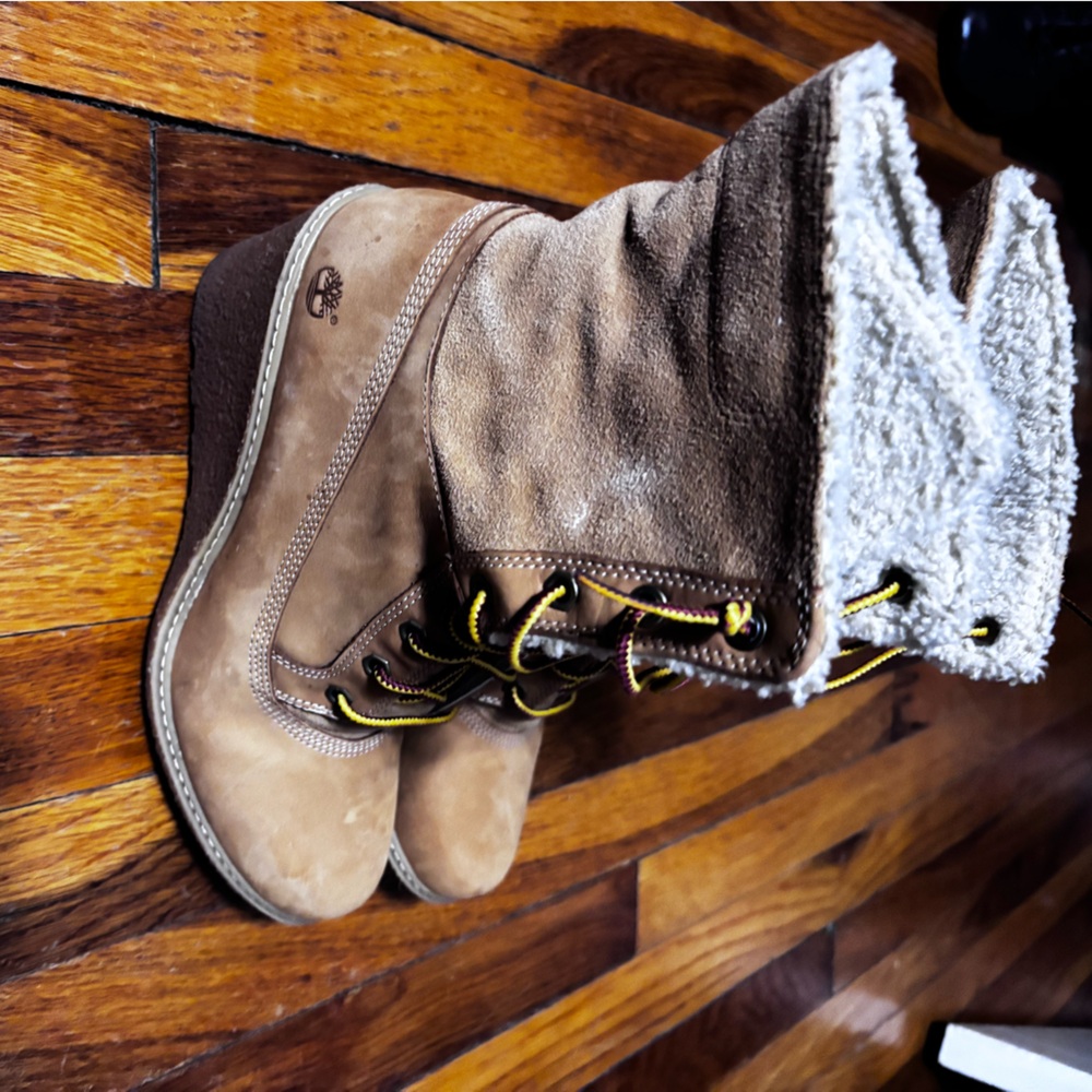 Timberland Tan Ankle Boots with Fur Lining